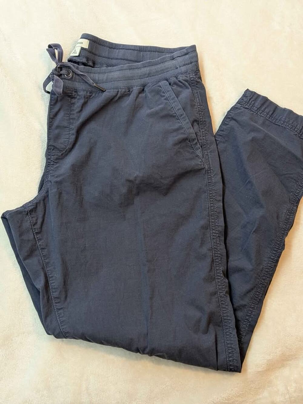 L.L. Bean cargo pants size large